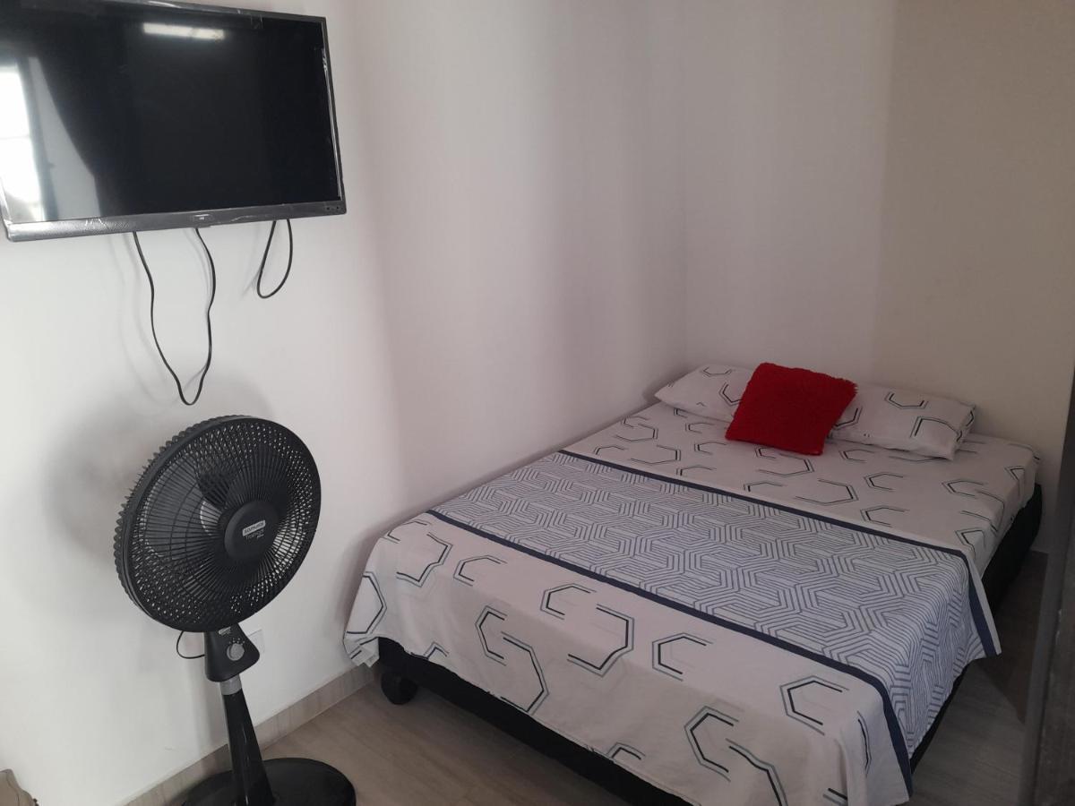 Apartaestudios El Jardin 2 Cali Chambre photo